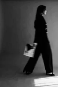 leading digital marketing expert in abu dhabi carrying a professional portfolio to showcase strategic marketing solutions